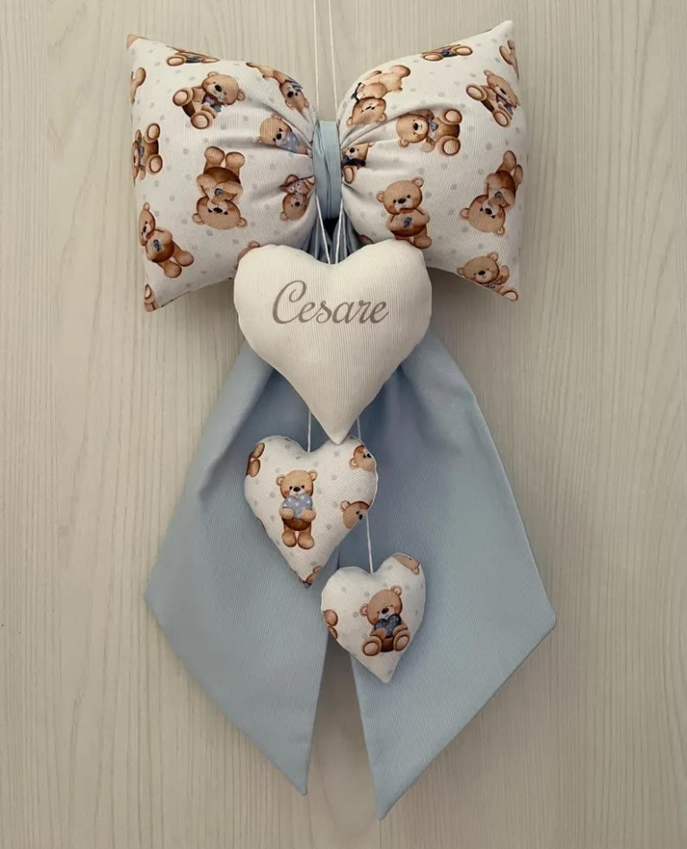 Fiocco nascita azzurro decorato con cuoricini e orsetti